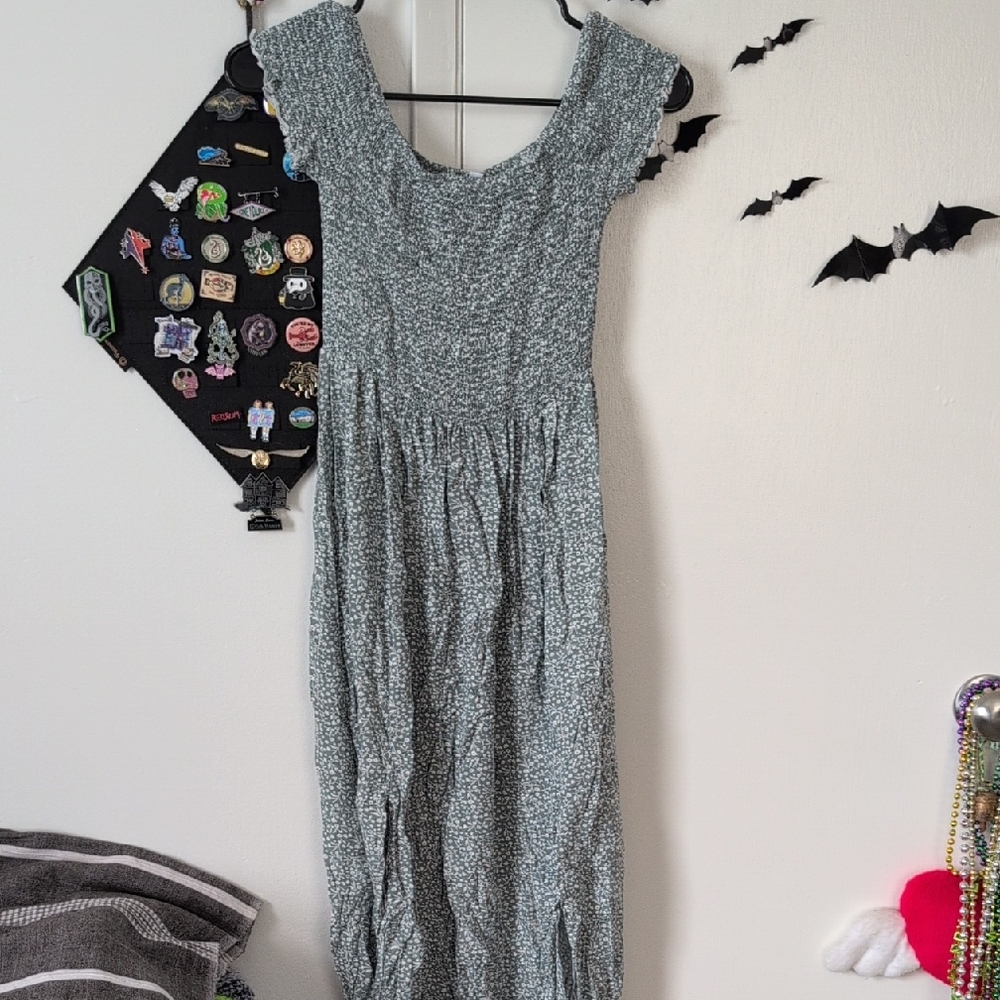 Stretchy Ruched Maxi Dress in Sage Green Floral